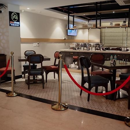 Belvedere Suites Greater Noida Esterno foto