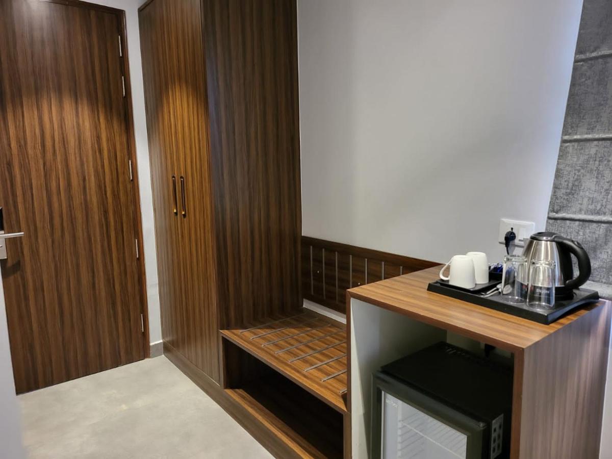 Belvedere Suites Greater Noida Esterno foto