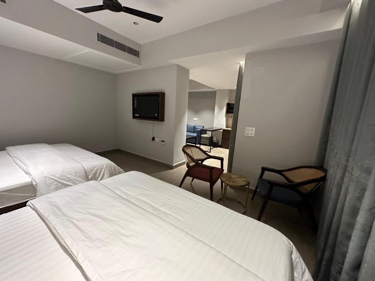 Belvedere Suites Greater Noida Esterno foto