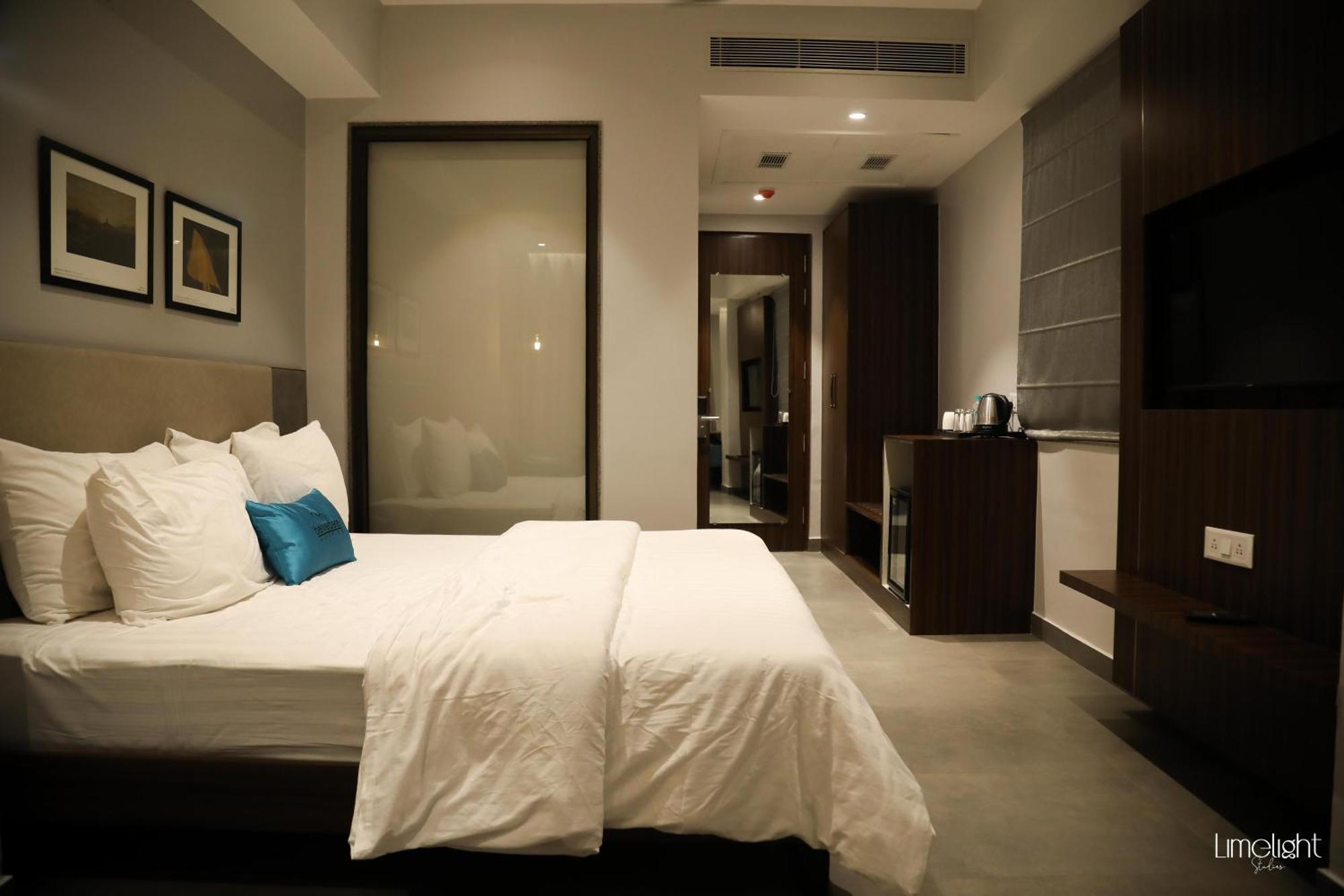 Belvedere Suites Greater Noida Esterno foto