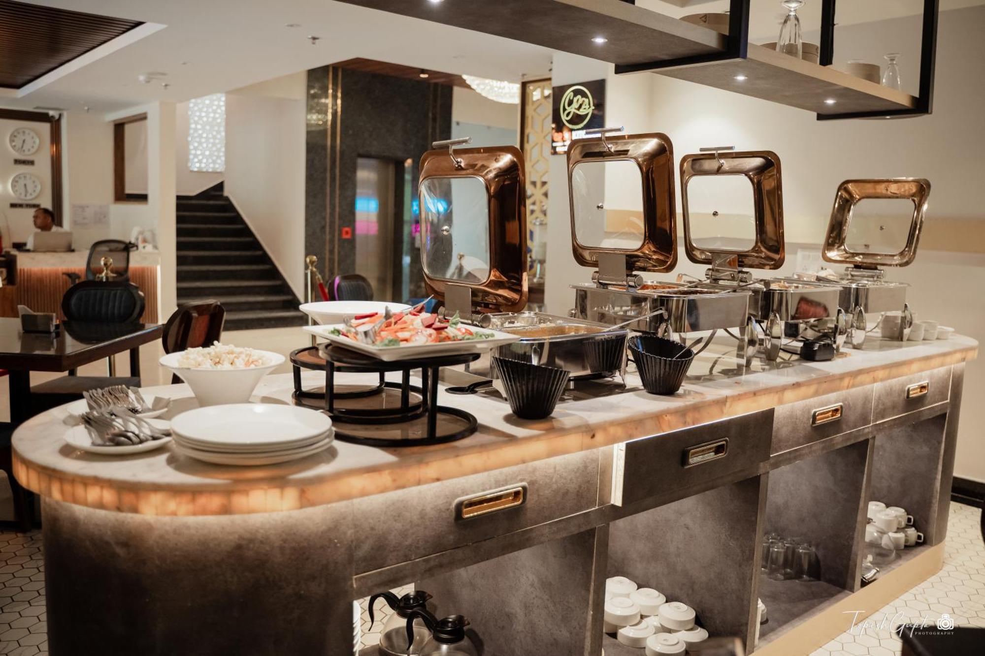 Belvedere Suites Greater Noida Esterno foto