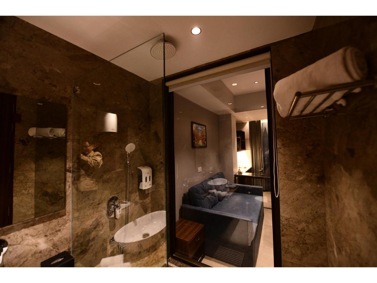 Belvedere Suites Greater Noida Esterno foto