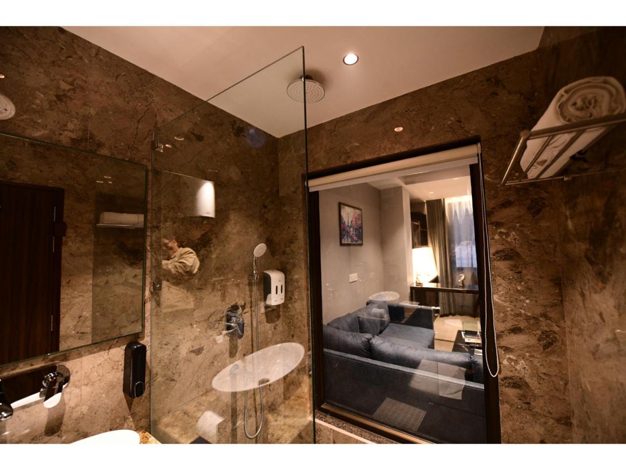 Belvedere Suites Greater Noida Esterno foto