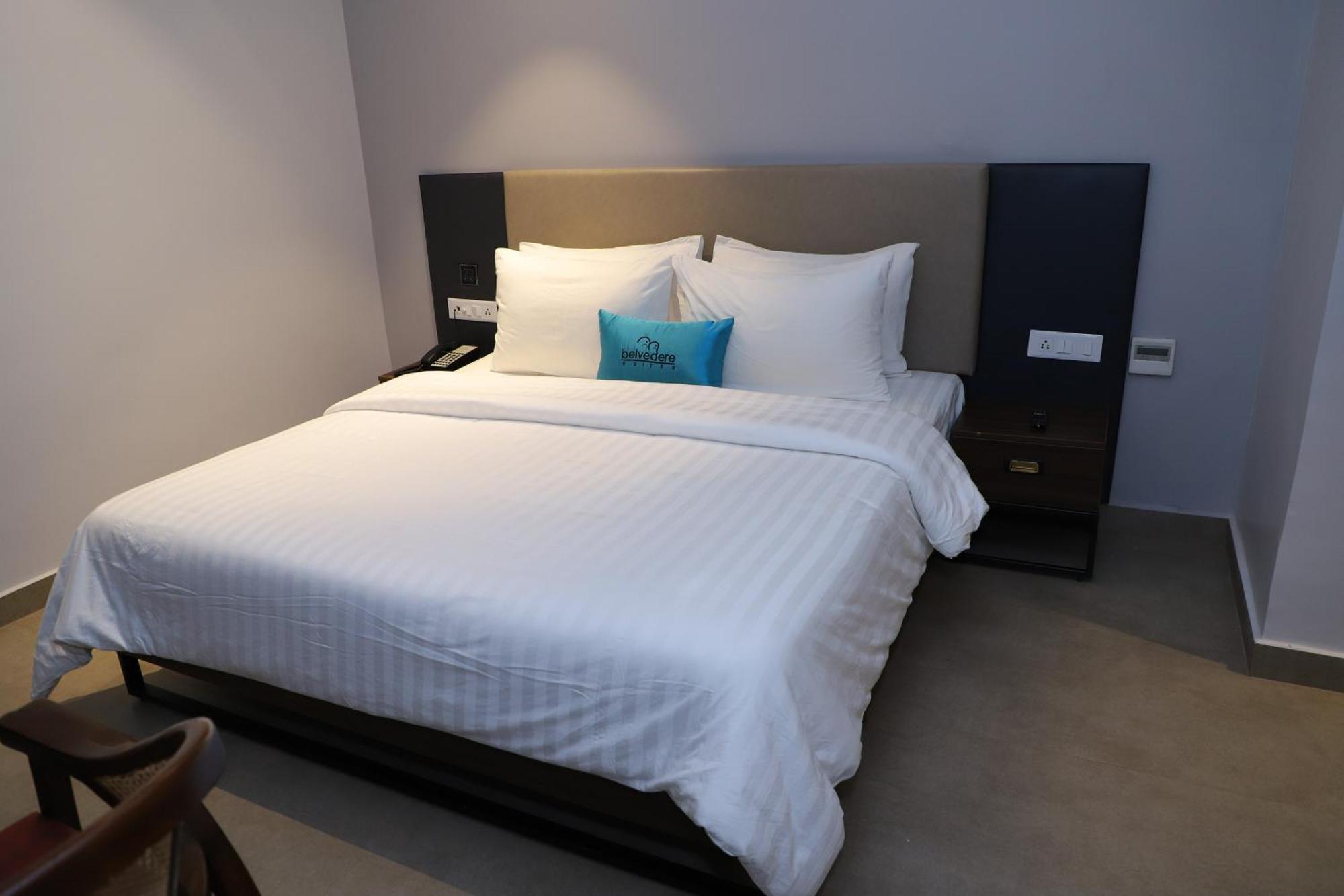 Belvedere Suites Greater Noida Esterno foto